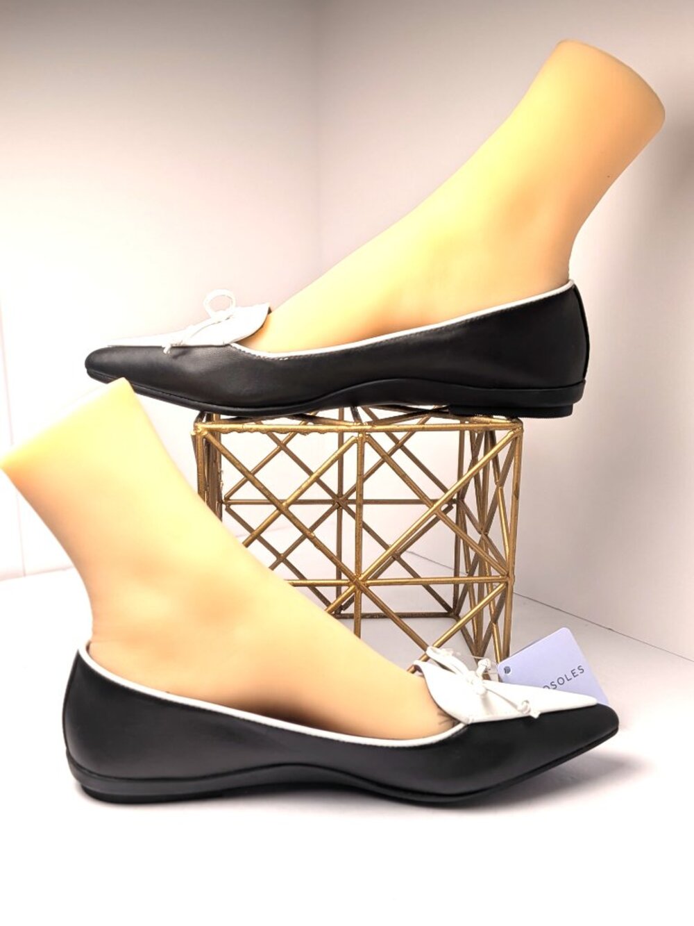 Aerosoles Doran Black White Leather Spectator Pointed Toe Flats 10M NWT - Picture 2 of 12